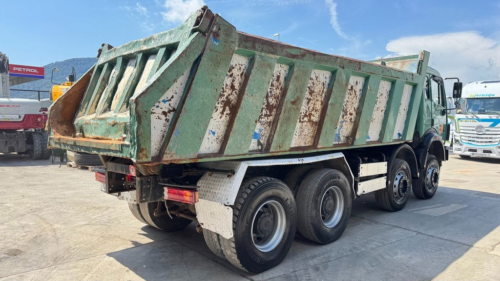 Mercedes-Benz SK 3235 8X4 tipper - V8 - Camion benne: photos 4 Mercedes-Benz SK 3235 8X4 tipper - V8 - Camion benne: photos 4