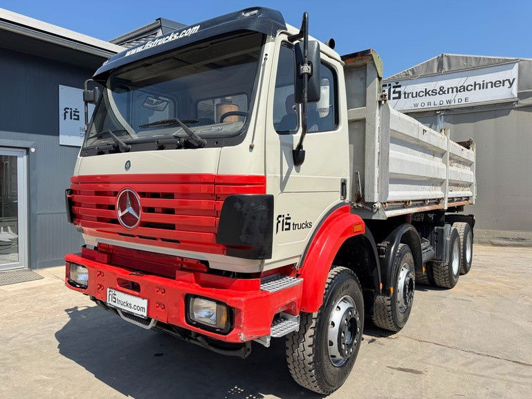 Mercedes-Benz SK 3235 8X4 tipper - V8 - top conditon - Camion benne: photos 1 Mercedes-Benz SK 3235 8X4 tipper - V8 - top conditon - Camion benne: photos 1