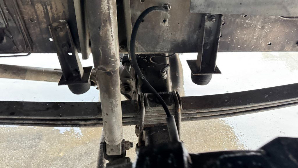 Steyr 12M18 4X4 stake body - ex. truck - Camion à rideaux coulissants: photos 4 Steyr 12M18 4X4 stake body - ex. truck - Camion à rideaux coulissants: photos 4