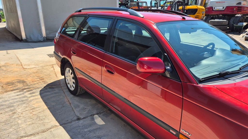 Toyota Avensis 1.8 - Petrol - 5 Doors - AC - Voiture break: photos 4 Toyota Avensis 1.8 - Petrol - 5 Doors - AC - Voiture break: photos 4