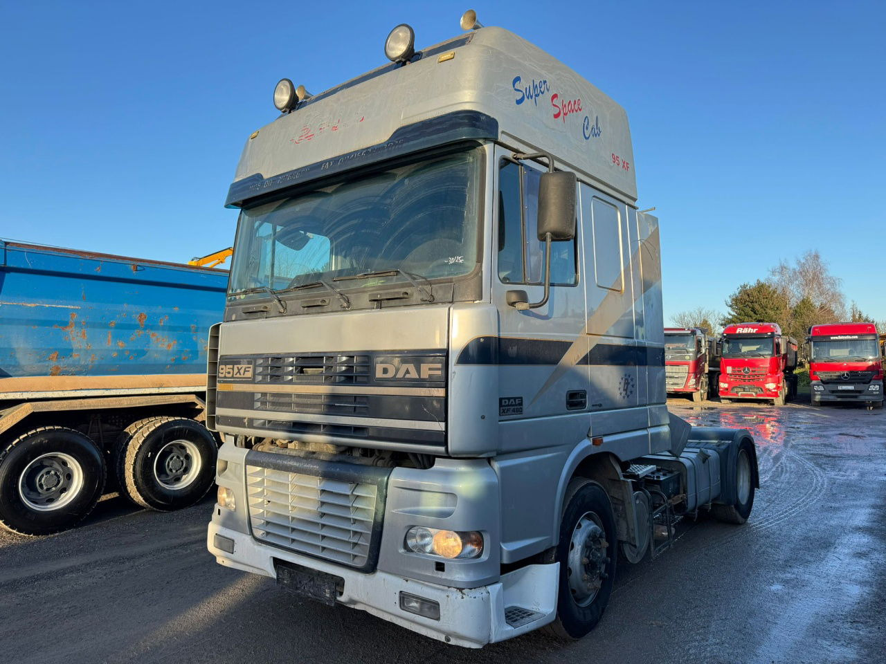 DAF XF 95.480 4x2 tractor unit - euro 3 - Tracteur routier: photos 1 DAF XF 95.480 4x2 tractor unit - euro 3 - Tracteur routier: photos 1