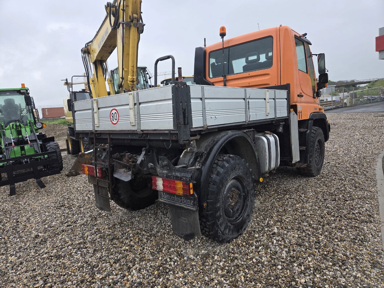 Unimog U300 4x4 - tipper - Camion benne: photos 4 Unimog U300 4x4 - tipper - Camion benne: photos 4
