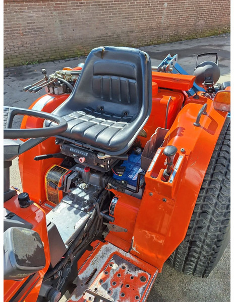 Kubota B2150 - Chariot tracteur: photos 4 Kubota B2150 - Chariot tracteur: photos 4