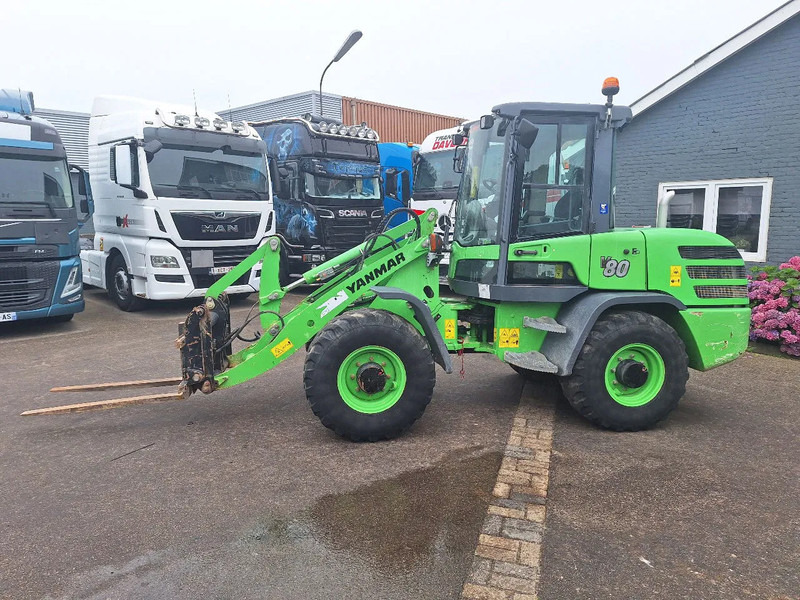 Yanmar V80 - Chargeuse compacte sur chenilles: photos 3 Yanmar V80 - Chargeuse compacte sur chenilles: photos 3