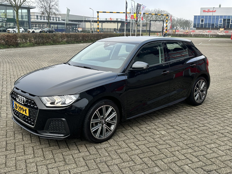 Audi A1 Sportback 25 TFSI Carplay NL Auto Epic Sportback - Voiture: photos 4 Audi A1 Sportback 25 TFSI Carplay NL Auto Epic Sportback - Voiture: photos 4