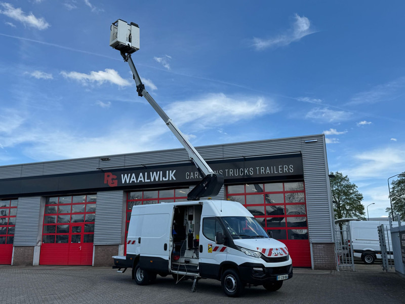 Iveco 70C15H 2 persoonslift, Electric/Hydraulic lift K 42 Hybrid - Camion: photos 4 Iveco 70C15H 2 persoonslift, Electric/Hydraulic lift K 42 Hybrid - Camion: photos 4