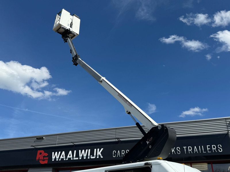 Iveco 70C15H 2 persoonslift, Electric/Hydraulic lift K 42 Hybrid - Camion: photos 3 Iveco 70C15H 2 persoonslift, Electric/Hydraulic lift K 42 Hybrid - Camion: photos 3