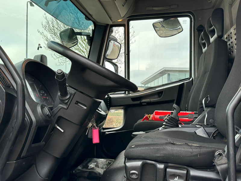 Iveco Eurocargo ML190EL - Camion fourgon: photos 5 Iveco Eurocargo ML190EL - Camion fourgon: photos 5