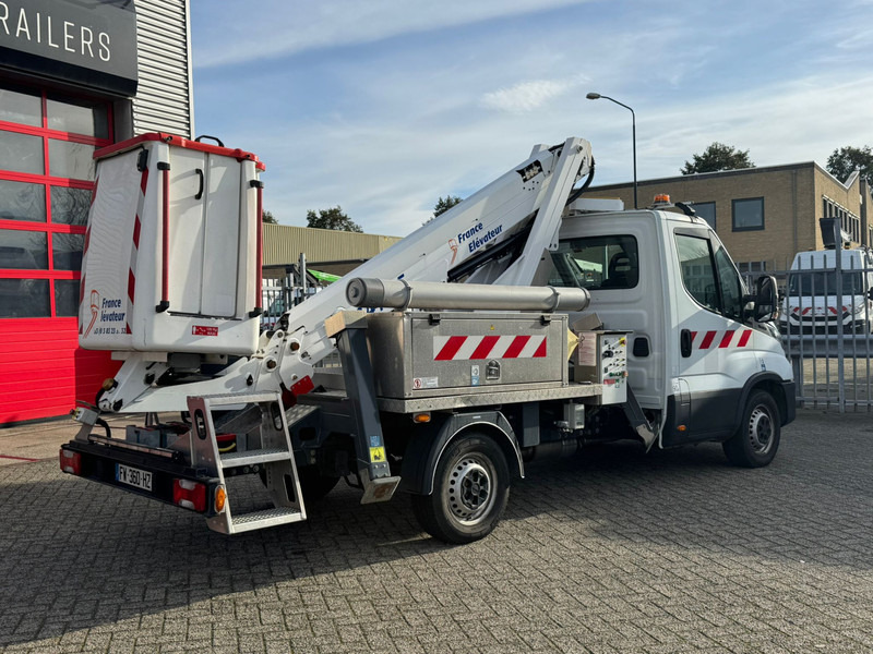 Iveco Daily 35S14 Werkhoogte 14 mtr, 221 draaiuren 18.215 km - Véhicule utilitaire: photos 5 Iveco Daily 35S14 Werkhoogte 14 mtr, 221 draaiuren 18.215 km - Véhicule utilitaire: photos 5