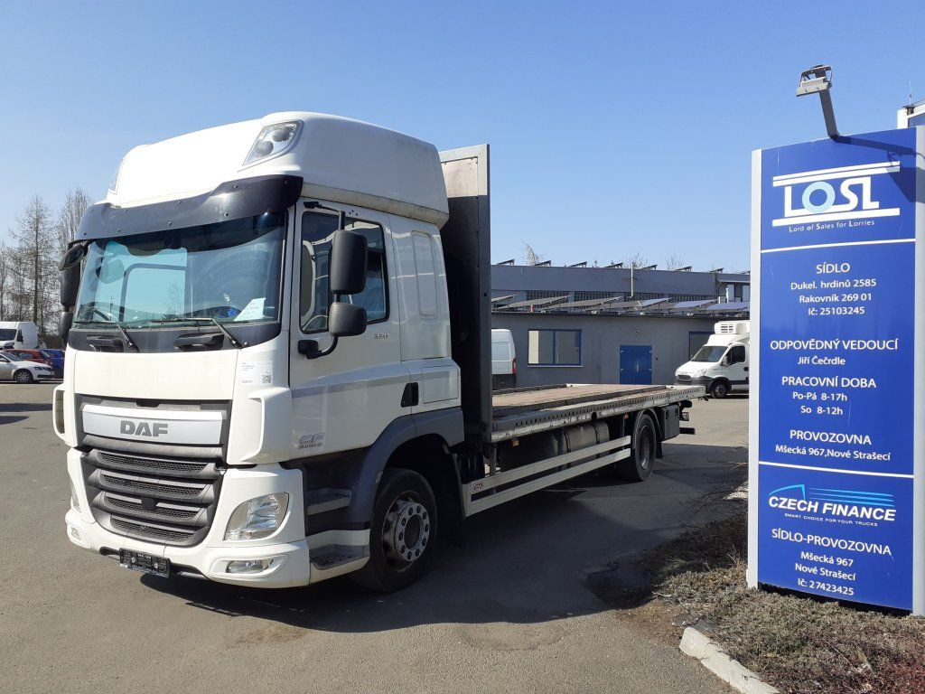 DAF CF320 EURO 6 - Camion plateau: photos 1 DAF CF320 EURO 6 - Camion plateau: photos 1