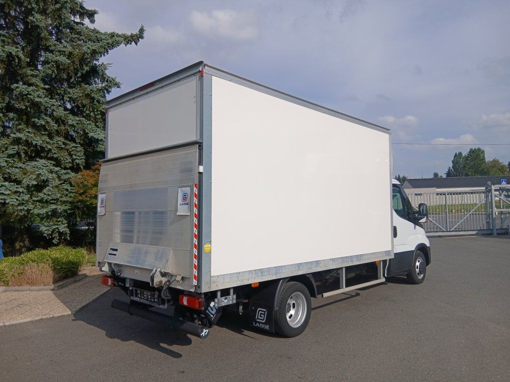 Iveco 35C16 Daily 3,0l - Fourgon: photos 4 Iveco 35C16 Daily 3,0l - Fourgon: photos 4