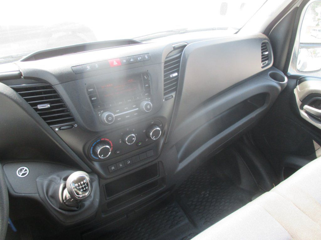 Crédit-bail Iveco 35C16 Daily EURO 6 Iveco 35C16 Daily EURO 6: photos 15 Crédit-bail Iveco 35C16 Daily EURO 6 Iveco 35C16 Daily EURO 6: photos 15
