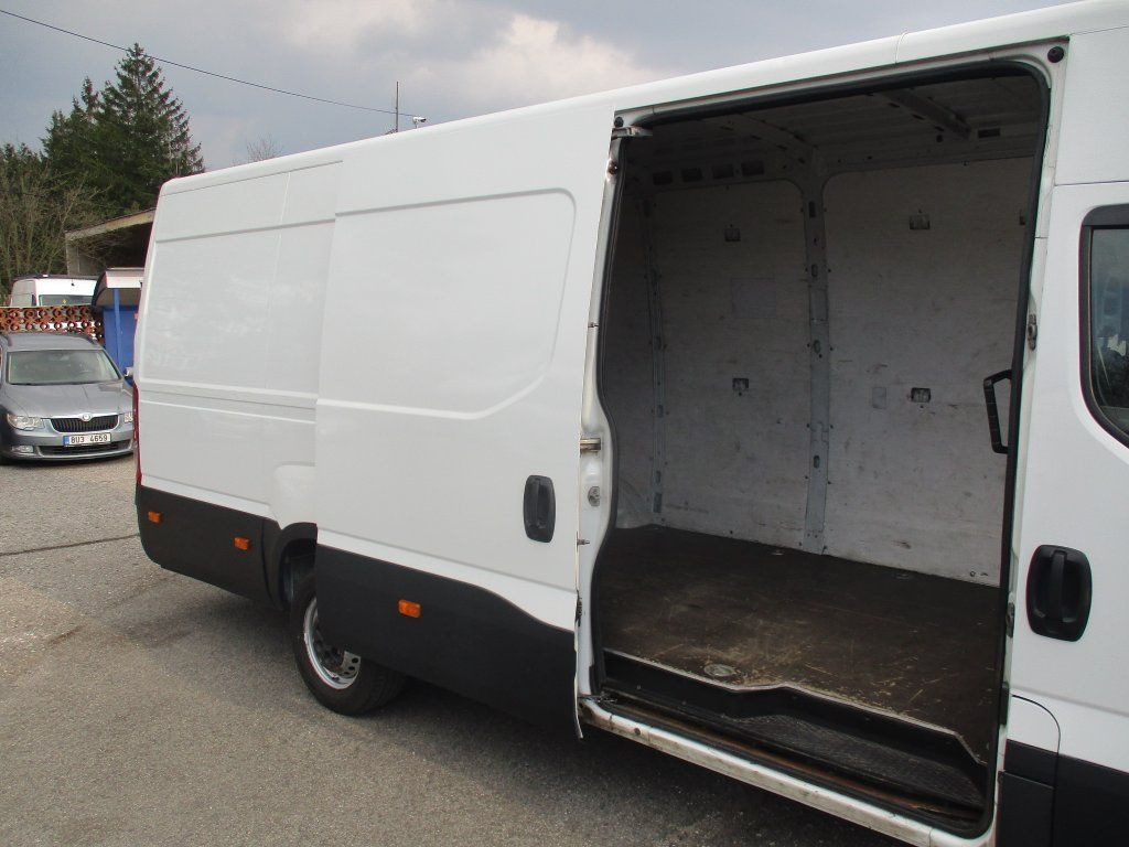 Iveco 35S16 MAXI - Fourgon utilitaire: photos 5 Iveco 35S16 MAXI - Fourgon utilitaire: photos 5