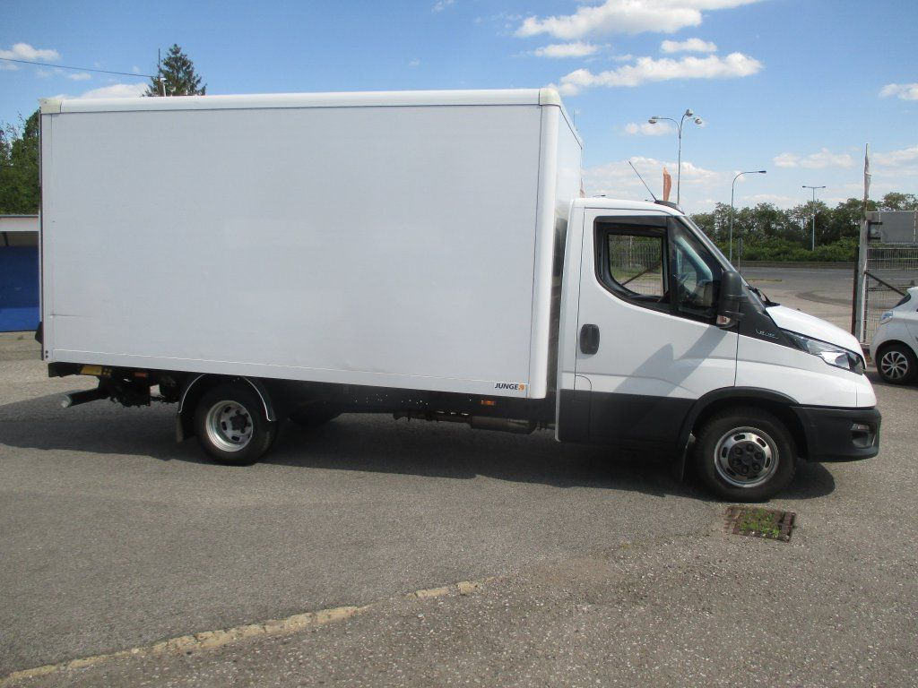Iveco Daily 35C16 - Fourgon: photos 4 Iveco Daily 35C16 - Fourgon: photos 4