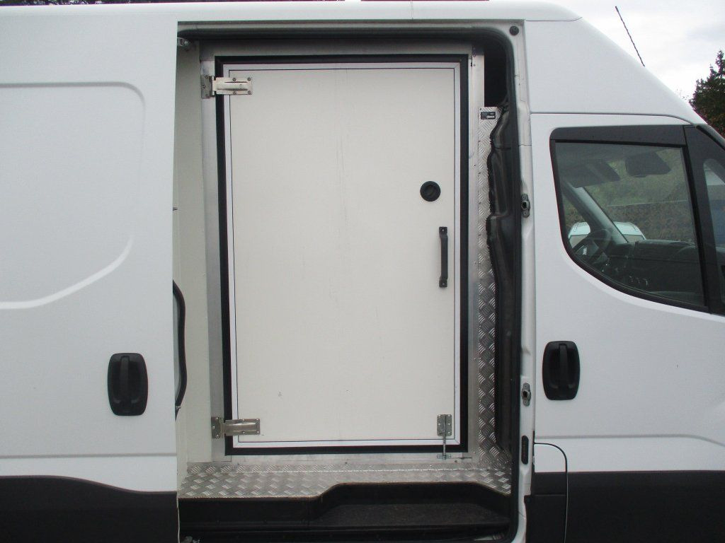 Iveco Daily 35C16 - Véhicule utilitaire frigorifique: photos 4 Iveco Daily 35C16 - Véhicule utilitaire frigorifique: photos 4