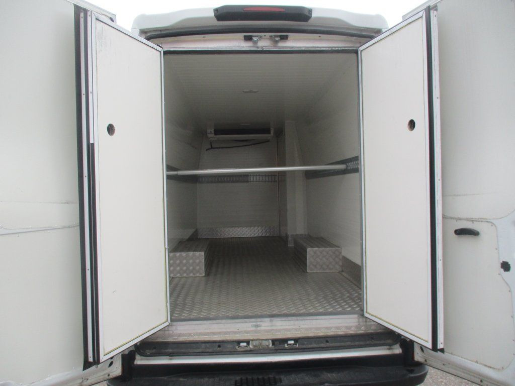 Iveco Daily 35C16 - Véhicule utilitaire frigorifique: photos 5 Iveco Daily 35C16 - Véhicule utilitaire frigorifique: photos 5