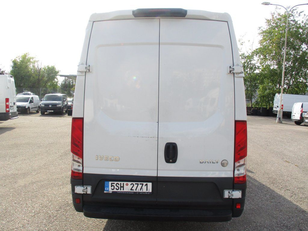 Iveco Daily 35S16 - Fourgon utilitaire: photos 5 Iveco Daily 35S16 - Fourgon utilitaire: photos 5