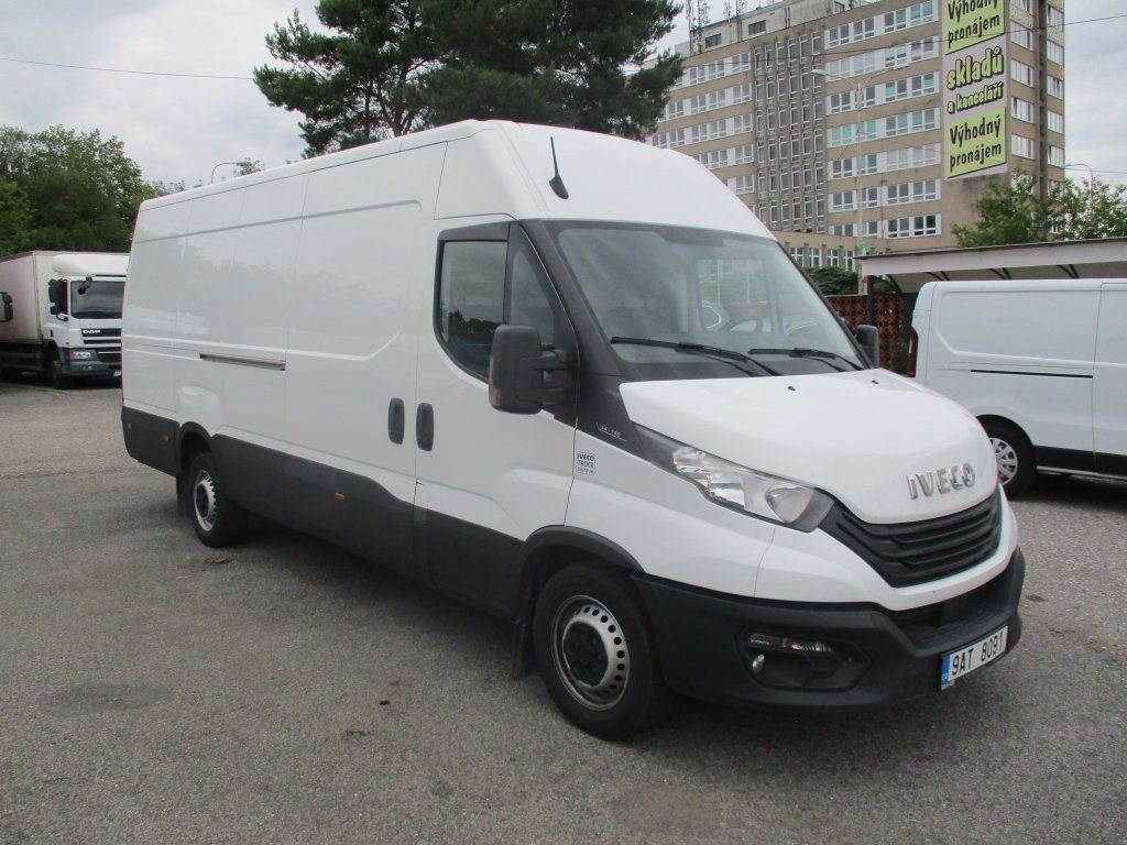 Iveco Daily 35S16 - Fourgon utilitaire: photos 3 Iveco Daily 35S16 - Fourgon utilitaire: photos 3