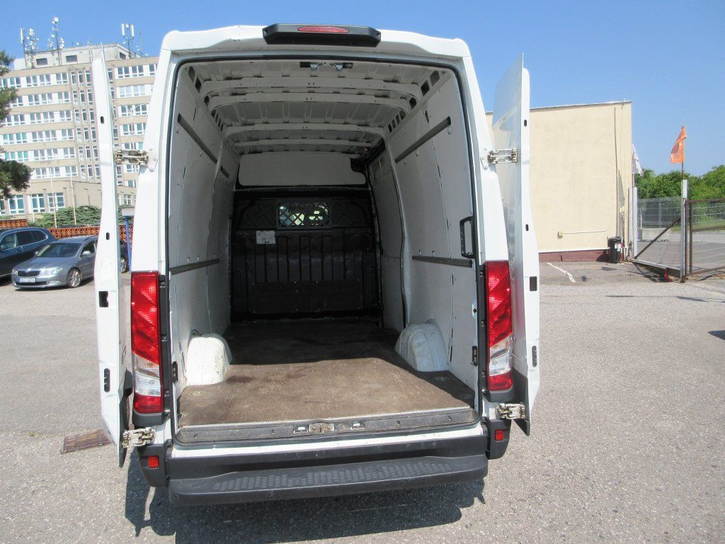 Iveco Daily 35S16 - Fourgon utilitaire: photos 4 Iveco Daily 35S16 - Fourgon utilitaire: photos 4