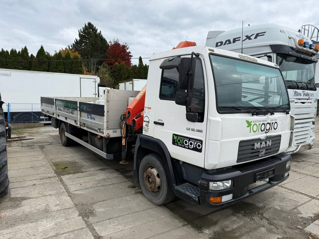 MAN 12.185 EURO 3 Kran UNBEWEGLICH - Camion grue: photos 2 MAN 12.185 EURO 3 Kran UNBEWEGLICH - Camion grue: photos 2