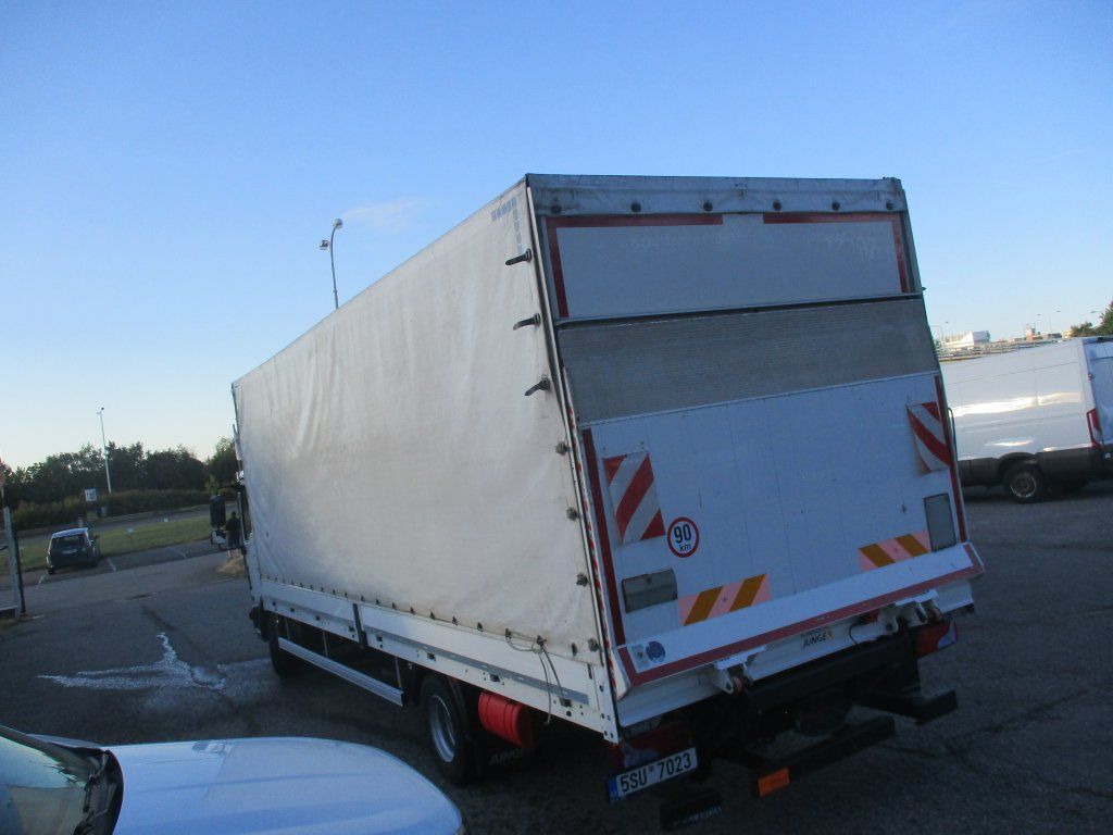 MAN TGL 12.220 - Camion à rideaux coulissants: photos 4 MAN TGL 12.220 - Camion à rideaux coulissants: photos 4