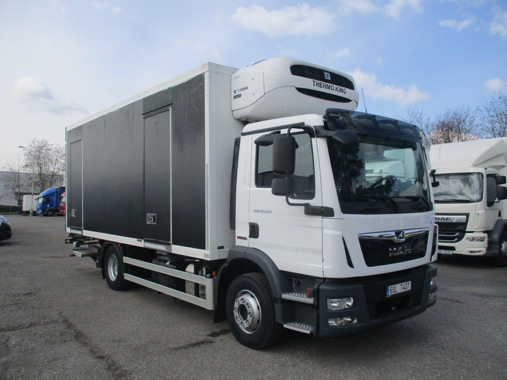 MAN TGM 12.250,Izotherm - Camion frigorifique: photos 3 MAN TGM 12.250,Izotherm - Camion frigorifique: photos 3