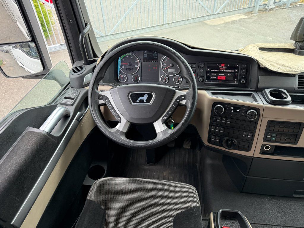 MAN TGX24.510 EURO 6 6x2 + Wecon - Camion à rideaux coulissants: photos 5 MAN TGX24.510 EURO 6 6x2 + Wecon - Camion à rideaux coulissants: photos 5