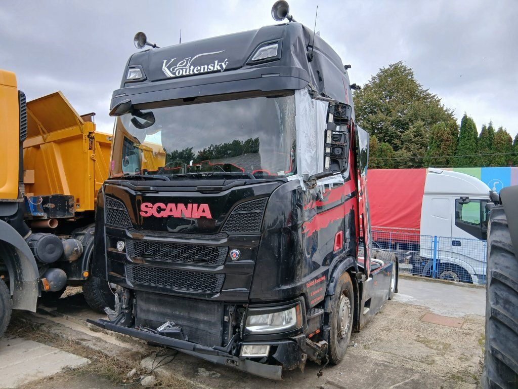 Scania R450 MEGA/lowdeck Unfall / damage - Tracteur routier: photos 1 Scania R450 MEGA/lowdeck Unfall / damage - Tracteur routier: photos 1
