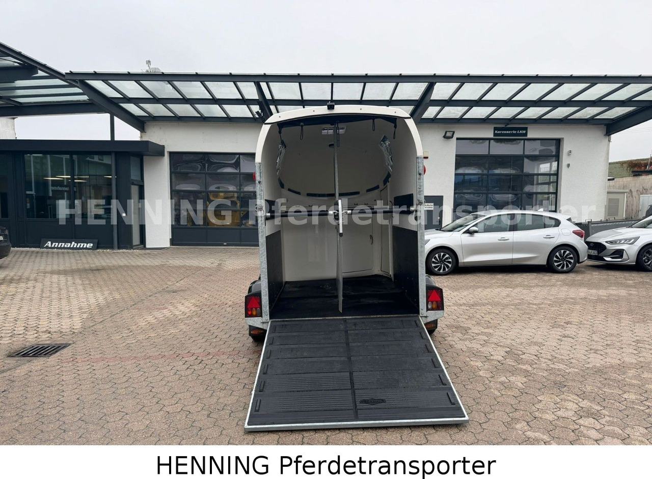 Böckmann 2 - Pferde Anhänger - Remorque bétaillère: photos 5 Böckmann 2 - Pferde Anhänger - Remorque bétaillère: photos 5