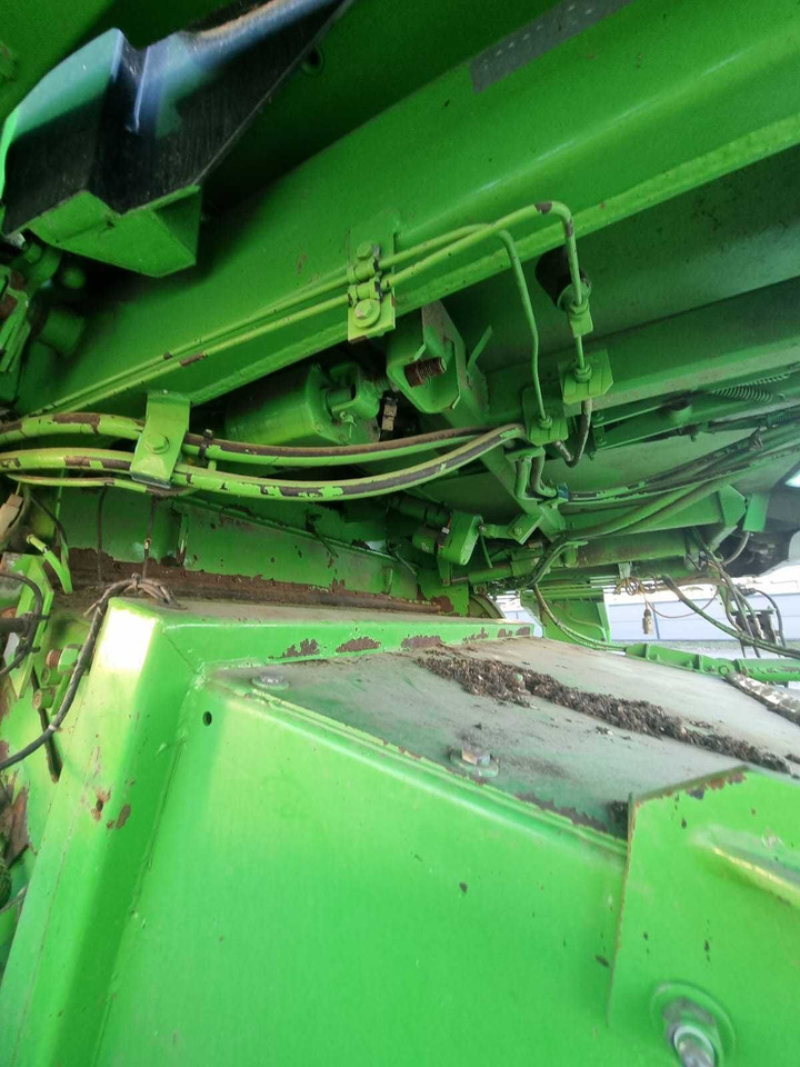 Deutz-Fahr 5690 Hts balance - Moissonneuse-batteuse: photos 5 Deutz-Fahr 5690 Hts balance - Moissonneuse-batteuse: photos 5