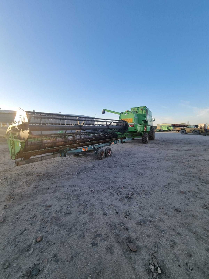 Deutz-Fahr 5690 Hts balance - Moissonneuse-batteuse: photos 4 Deutz-Fahr 5690 Hts balance - Moissonneuse-batteuse: photos 4