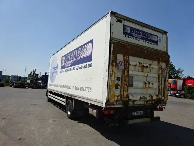 Renault Midlum 270 dxi - Camion fourgon: photos 2 Renault Midlum 270 dxi - Camion fourgon: photos 2