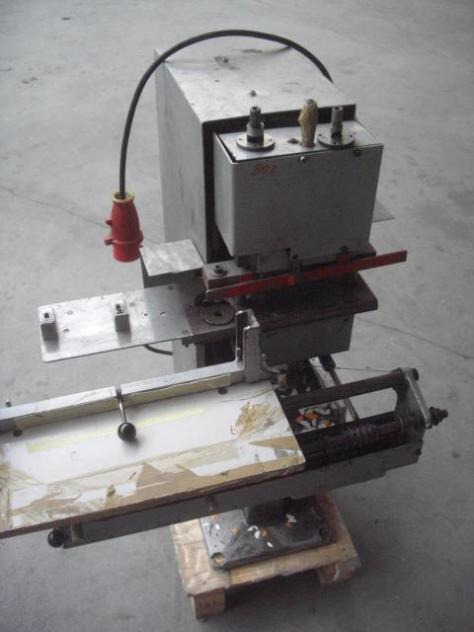 Ernst Nagel VS 66 Thumb Register Punch - Relieuse: photos 1 Ernst Nagel VS 66 Thumb Register Punch - Relieuse: photos 1