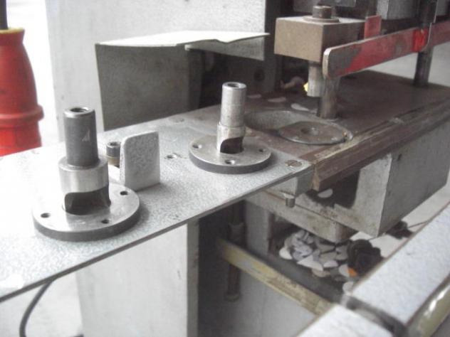 Ernst Nagel VS 66 Thumb Register Punch - Relieuse: photos 2 Ernst Nagel VS 66 Thumb Register Punch - Relieuse: photos 2