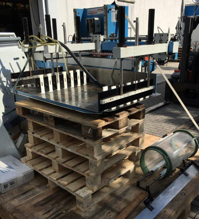 Schneider Enginneering Stacker (Transomat) Model 1058 - Massicot: photos 1 Schneider Enginneering Stacker (Transomat) Model 1058 - Massicot: photos 1