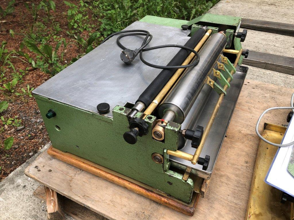 Sumbel Herold 400 Two Roll Gluing Machine - Relieuse: photos 1 Sumbel Herold 400 Two Roll Gluing Machine - Relieuse: photos 1