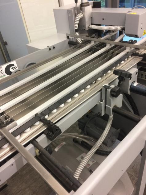 Tree FK-20 Solo Flat Stack Feeder - Plieuse de bureau: photos 5 Tree FK-20 Solo Flat Stack Feeder - Plieuse de bureau: photos 5