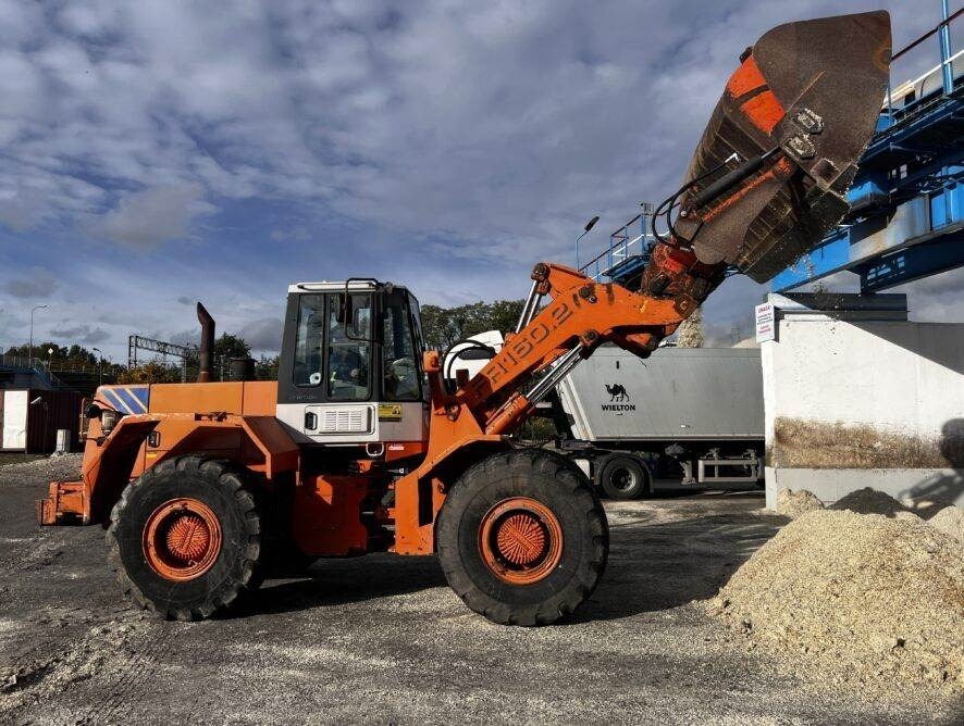 Fiat-Hitachi FR160 High Tip 5m3 - Chargeuse sur pneus: photos 3 Fiat-Hitachi FR160 High Tip 5m3 - Chargeuse sur pneus: photos 3