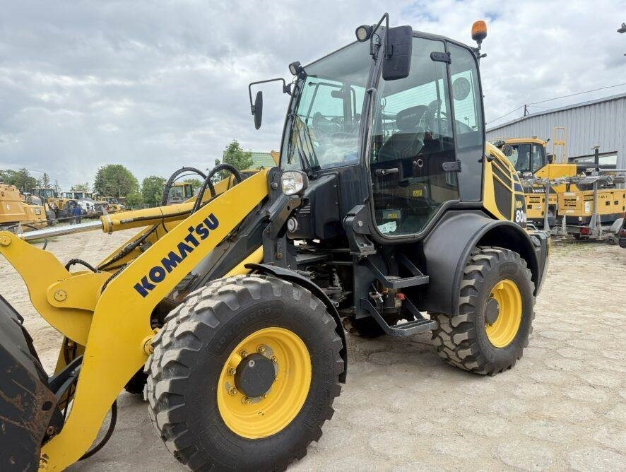 Komatsu WA80M-7 - Chargeuse sur pneus: photos 2 Komatsu WA80M-7 - Chargeuse sur pneus: photos 2