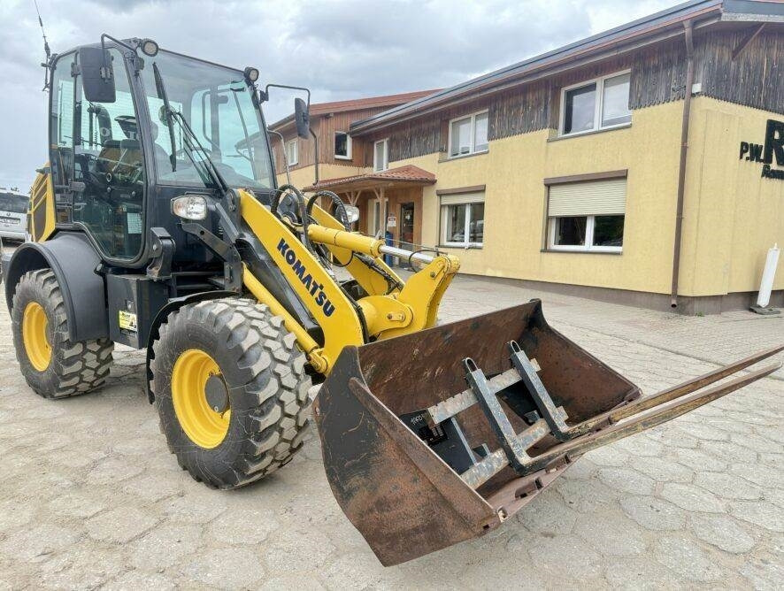 Komatsu WA80M-7 - Chargeuse sur pneus: photos 4 Komatsu WA80M-7 - Chargeuse sur pneus: photos 4