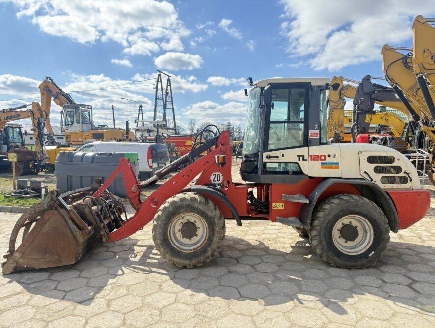 Terex TL120 - Chargeuse sur pneus: photos 2 Terex TL120 - Chargeuse sur pneus: photos 2