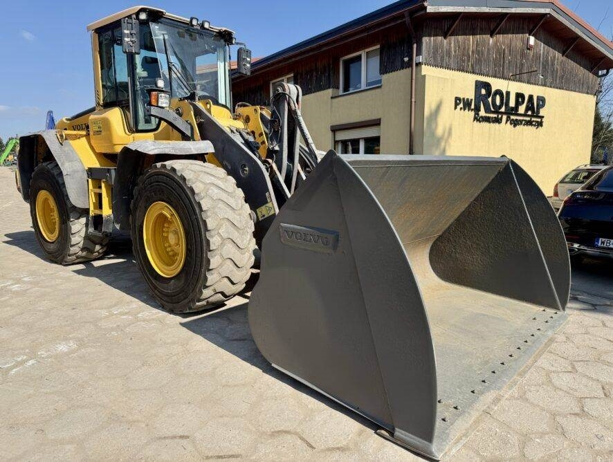 Volvo L120F - Chargeuse sur pneus: photos 1 Volvo L120F - Chargeuse sur pneus: photos 1