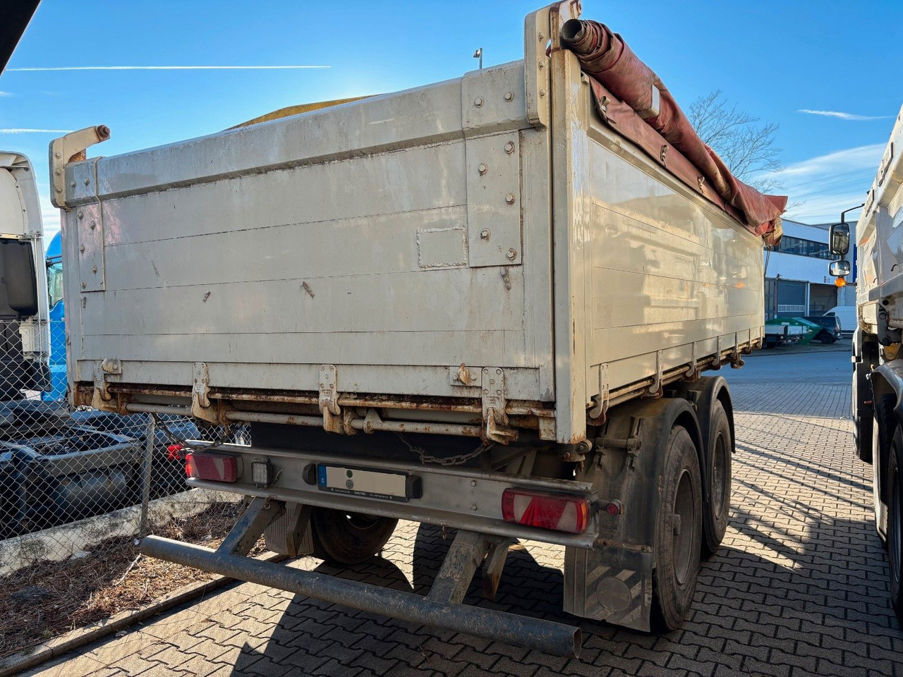 Carnehl Tandem /BPW/ Luftfederung/ Rollplane Carnehl Tandem /BPW/ Luftfederung/ Rollplane - Remorque benne: photos 2 Carnehl Tandem /BPW/ Luftfederung/ Rollplane Carnehl Tandem /BPW/ Luftfederung/ Rollplane - Remorque benne: photos 2