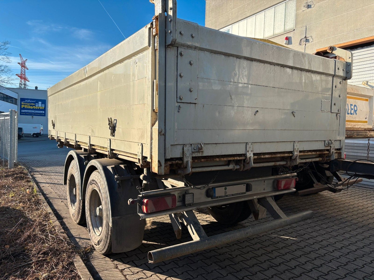 Carnehl Tandem /BPW/ Luftfederung/ Rollplane Carnehl Tandem /BPW/ Luftfederung/ Rollplane - Remorque benne: photos 1 Carnehl Tandem /BPW/ Luftfederung/ Rollplane Carnehl Tandem /BPW/ Luftfederung/ Rollplane - Remorque benne: photos 1