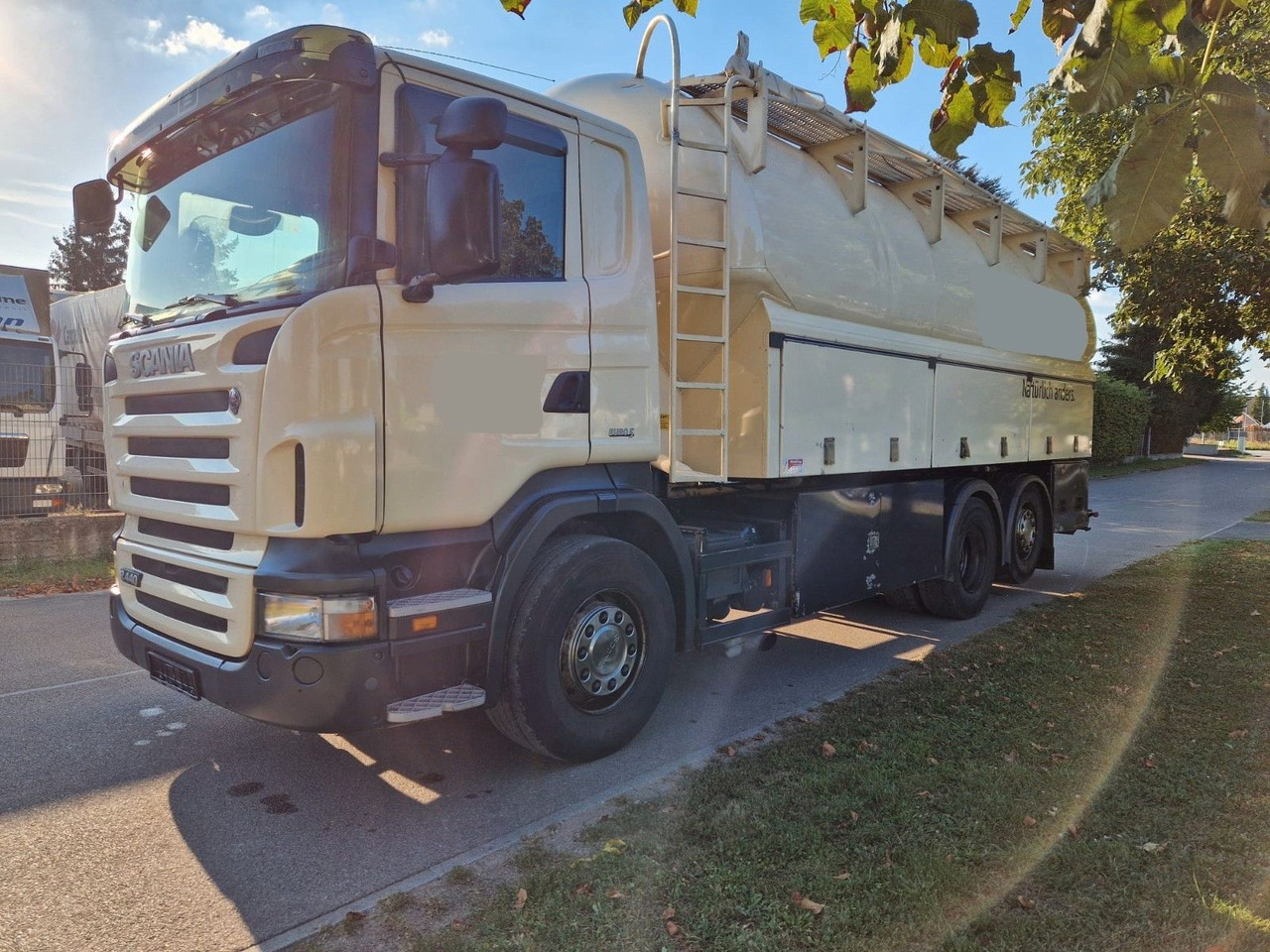 Scania R440 31m³ SILO 4 Kammer/Retarder/Kompressor/Lift - Camion citerne: photos 1 Scania R440 31m³ SILO 4 Kammer/Retarder/Kompressor/Lift - Camion citerne: photos 1