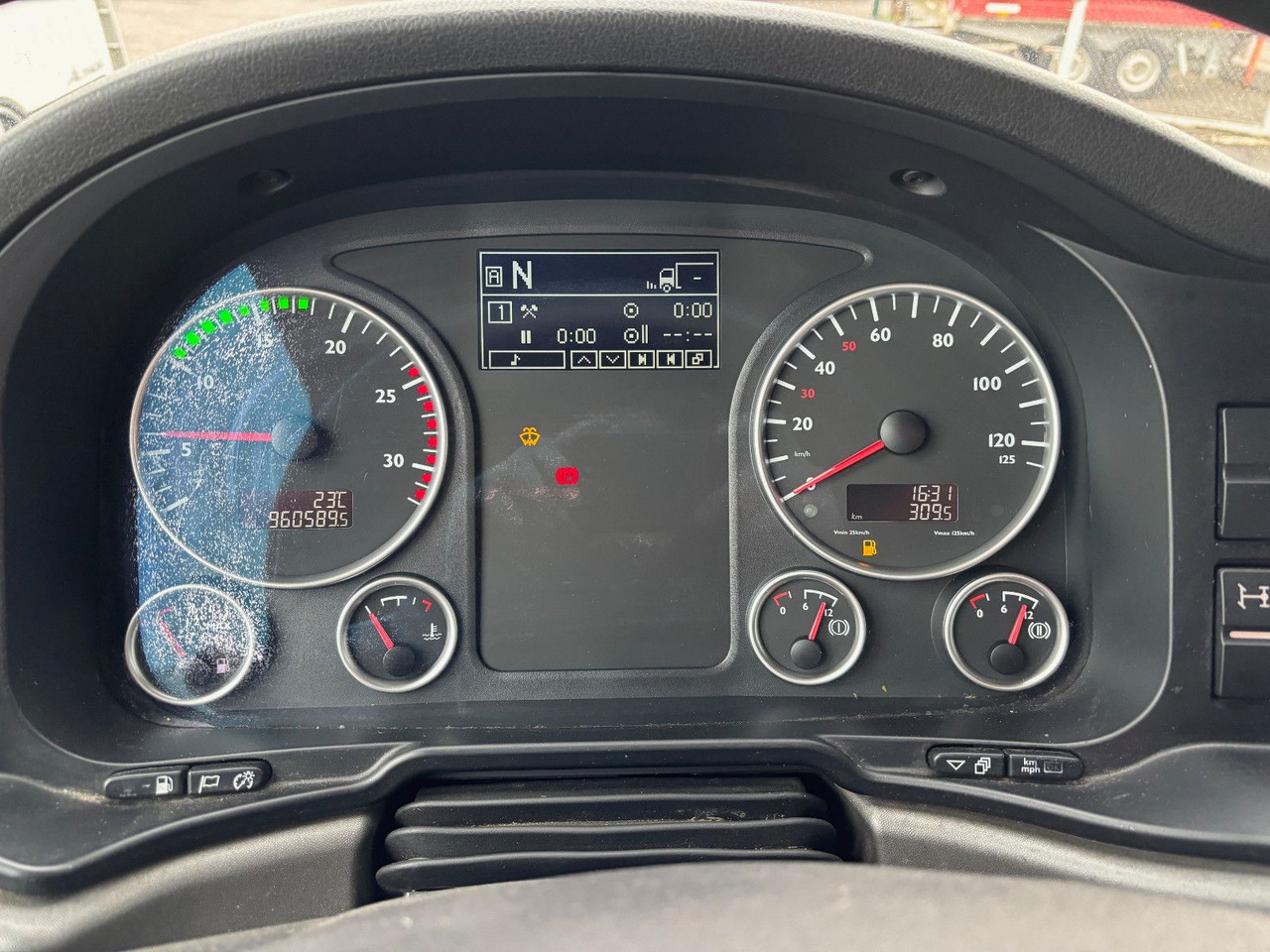 Tracteur routier MAN TGX 18.440/Retarder/Hubsattelkupplung/Navi: photos 12 Tracteur routier MAN TGX 18.440/Retarder/Hubsattelkupplung/Navi: photos 12