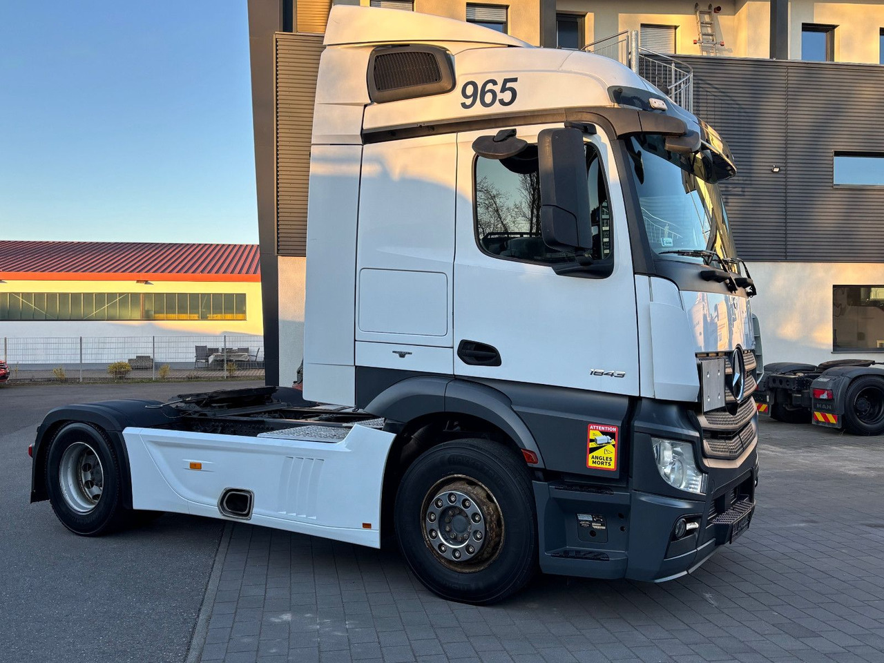 Mercedes-Benz Actros 1843 1845 - Tracteur routier: photos 1 Mercedes-Benz Actros 1843 1845 - Tracteur routier: photos 1