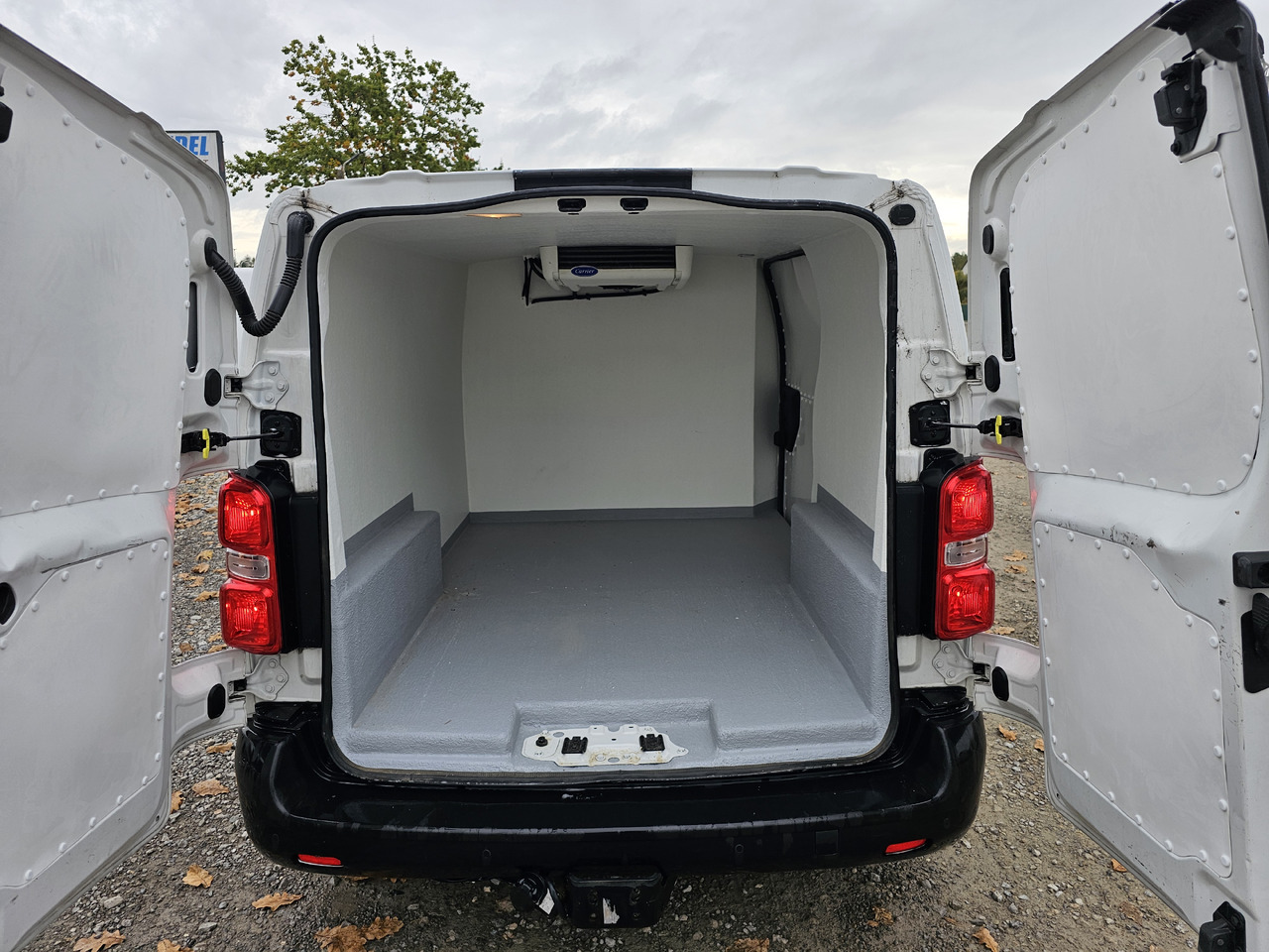 Citroen JUMPY CHLODNIA MROZNIA CARRIER+230V KLIMA NAVI EURO6 - Véhicule utilitaire frigorifique: photos 1 Citroen JUMPY CHLODNIA MROZNIA CARRIER+230V KLIMA NAVI EURO6 - Véhicule utilitaire frigorifique: photos 1