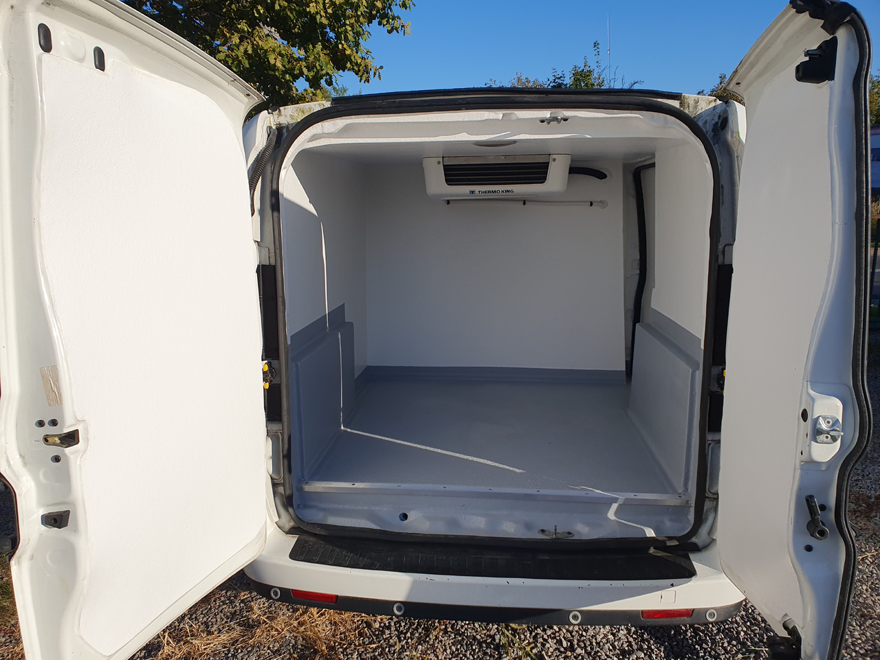 FIAT DOBLO CHLODNIA THERMOKING KLIMA EURO6 - Véhicule utilitaire frigorifique: photos 1 FIAT DOBLO CHLODNIA THERMOKING KLIMA EURO6 - Véhicule utilitaire frigorifique: photos 1
