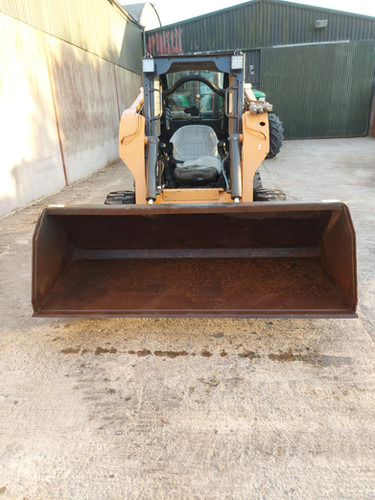 Mini chargeuse 2014 CASE SV300: photos 13 Mini chargeuse 2014 CASE SV300: photos 13